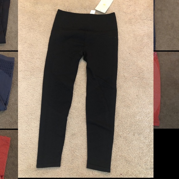 Fabletics Seamless Highwaisted statement 7/8-black - Picture 2 of 2